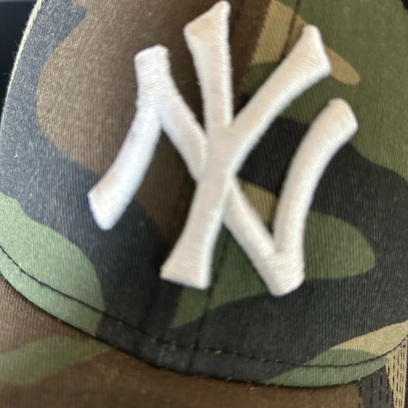 New Era Green Camo NY Cap - Picture 2 of 5